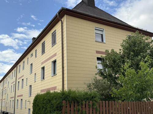 Foto - Frei ab 01.09.: Top-gepflegte 4-Zimmer-Wohnung in zentraler Lage (1. OG) - mit neuer Elektrik, EBK und PKW-Stellplatz - unweit Klinikum