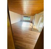 5-Zimmer-Wohnung mit Küche, Bad, Garten und Garage - Oberzent