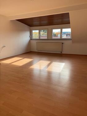 Foto - 3-Zimmer-DG-Wohnung - 600,00 EUR Kaltmiete,