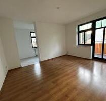 schöne 2 Raum Wohnung mit Tageslichtbad und Balkon - Zwickau Zwickau-Nord