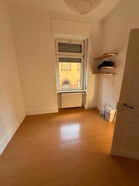 Foto - Mädchen WG Zimmer zur Nachmiete Frankfurt