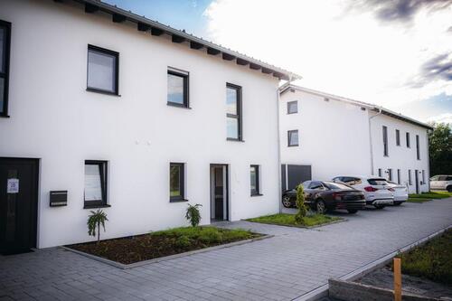 Foto - Neubau-Doppelhaushälfte in Top-Lage Deggendorf – Erstbezug mit Garten, EBK & Garage
