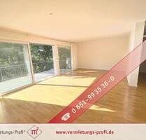 Trier-Feyen: Moderne, lichtdurchflutete und energieeffiziente Wohnung mit großem Balkon und Blick ins Grüne