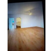 Schöne Wohnung in guter Lage, Rennweg - Nürnberg Gärten bei Wöhrd