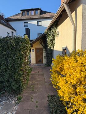 Foto - Wohnung mit Garten und Stellplatz