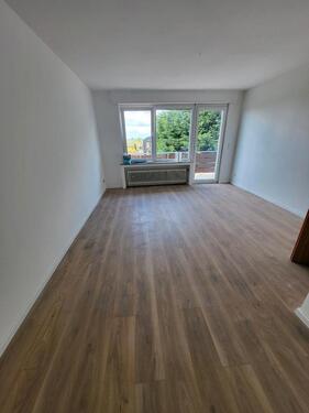 Foto - helle Mietwohnung kernsaniert Balkon