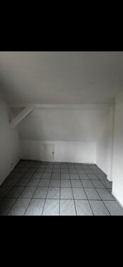 Foto - 1 Zimmer Dachgeschoßwohnung zur Miete in Erbach