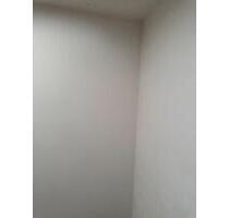 Eine WG Zimmer - 550,00 EUR Kaltmiete, ca. 30,00 m² in Frankfurt am Main (PLZ: 65929) Unterliederbach Eine WG Zimmer - 550,00 EUR Kaltmiete, ca. 30,00 m² in Frankfurt am Main (PLZ: 65929) Unterliederbach