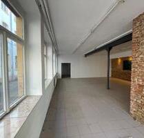 Gewerbegebäude mit 344 m² PKW befahrbar + 32A + WC Anlage - Frankenberg (Sachsen)