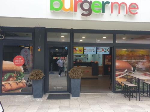 Foto - BurgerMeImbiss, Fußgängerzone WHV gegen Abstand zu vermieten