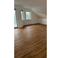 Charmante Dachgeschosswohnung mit Balkon – Erstbezug nach Renovierung in ruhiger Wohnlage - Rheinböllen