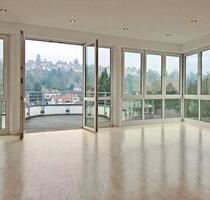 Lichtdurchflutete 3,5 Zimmerwohnung mit Panorama und 2 Balkonen - Bad Soden am Taunus