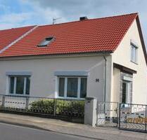 Grundstück mit Haus und Nebengebäude - Rüdersdorf bei Berlin Hennickendorf