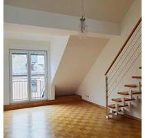 Frisch renovierte Maisonette-Wohnung in der Nähe vom Main und Baseler Platz - Frankfurt am Main Innenstadt 1