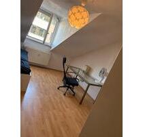 WG-Zimmer verfügbar - 590,00&nbsp;EUR Kaltmiete, ca.&nbsp; 17,00&nbsp;m&sup2; in Frankfurt am Main (PLZ: 60433) Eschersheim