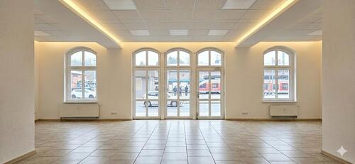 Foto - Modernes Raumwunder: Lichtdurchflutete 105 m² Laden- oder Bürofläche im EG direkt am Bahnhof