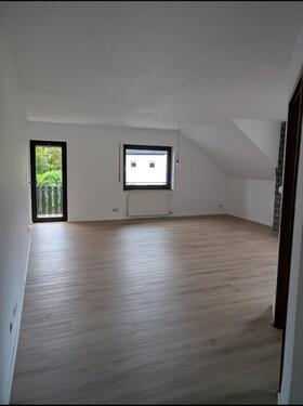 Foto - 4- Zimmer Dachgeschosswohnung - 800,00 EUR Kaltmiete,
