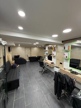 Foto - Raum im Friseur Salon zu vermieten. 1000€ Warm