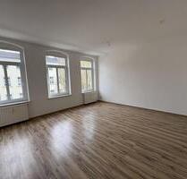 Große Drei-Raum-Wohnung mit Balkon in zentraler Lage - Zwickau