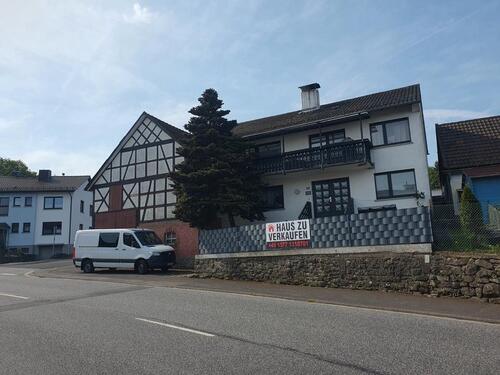 Foto - Ein- bis Zweifamilienhaus mit Werkstatt Sauna und 2 Garagen