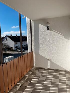 Foto - Helle 3-Zimmer-Wohnung mit Balkon & Tiefgarage in Königsbrunn