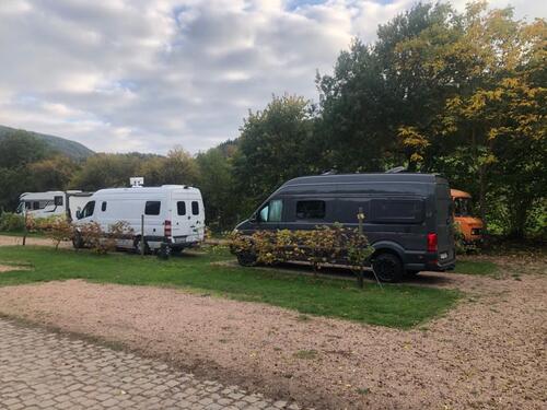 Foto - Abstellplatz für Wohnwagen und Reisemobil