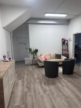 Foto - Raum in Kosmetikstudio - 500,00 EUR Kaltmiete,
