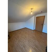 WG-Zimmer Ravensburg-Süd - 400,00&nbsp;EUR Kaltmiete, ca.&nbsp; 26,00&nbsp;m&sup2; in Ravensburg (PLZ: 88214) Eschach