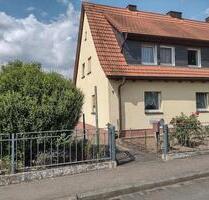 Haus - Doppelhaushälfte mit Doppel-Garage - Kitzingen
