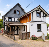 Modernisiertes Zweifamilienhaus in ruhiger Lage von Waldbröl