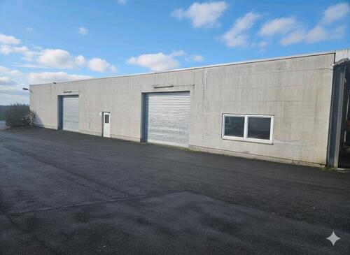 Foto - 380 m² große Gewerbehalle, ideal für Lager oder Produktion