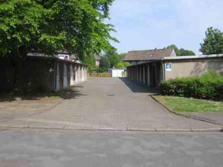 Foto - Parken im Schatten - 42,00 EUR Miete,