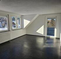 Helle 4-Zimmer-Maisonette mit Balkon und Garage - Münsingen