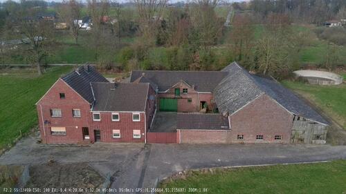 Foto - Bauernhof inkl. 2 Wohnhäusern, Kuhstall und großer Scheune