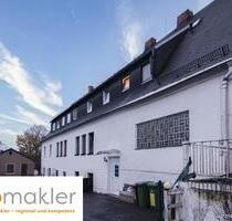 Fünf-Zimmer-Familienoase mit 2 Bädern und Stellplatz inklusive! - Selb