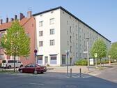 Foto - kleiner Kiezladen in urbaner Umgebung