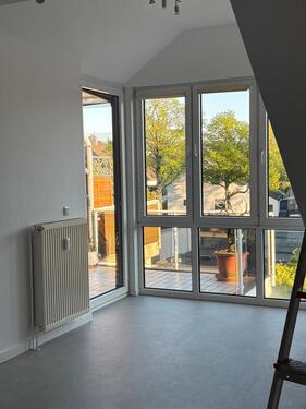 Foto - Modernisierte 2-Zimmer Dachgeschosswohnung mit Balkon in Moers-Ut
