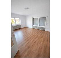 2 - 3 ZKB Wohnung mit Terrasse, Garten und Garage - Spiesen-Elversberg