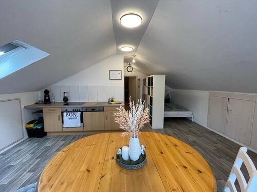 Foto - Wunderschöne möblierte Dachzimmerwohnung mit schönem Ausblick