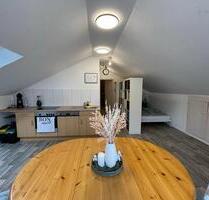 Wunderschöne möblierte Dachzimmerwohnung mit schönem Ausblick - Crailsheim