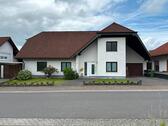 Foto - Provisionsfrei: Großzügiges Einfamilienhaus mit Garten