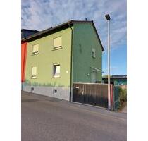 Modernisierungsbedürftiges Ein- bis Zweifamilienhaus mit Weinberg - Eltville am Rhein Erbach