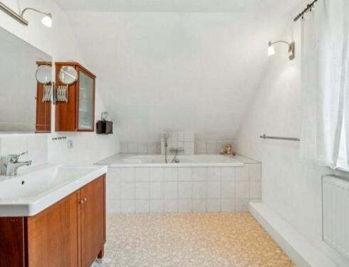 Foto - 5 Zimmer Mehrfamilienhaus, Wohnhaus in Isernhagen