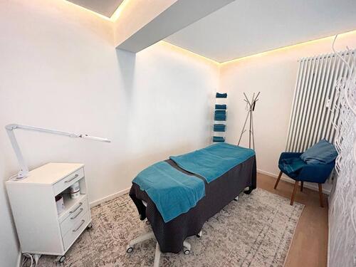 Foto - Raum Kosmetik Therapie Behandlung Liege Gewerbefläche Untermieter