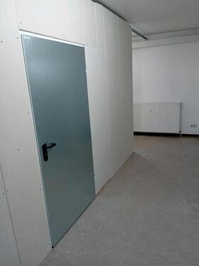 Foto - L133: Selfstorage Lagerraum zu vermieten. Selbstlager, Lagerbox, Abstellraum, Frachtraum, Möbel-Wohnung-Umzug einlagern. Stellplatz-Möbel,Kein Seecontainer,kein Lagercontainer.Lagerhalle