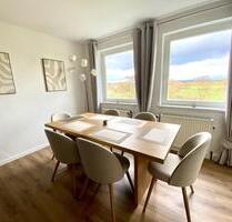 Traumhafte 100 QM-Wohnung mit spektakulärem Fernblick: Geschmackvoll möbliert - Großheirath