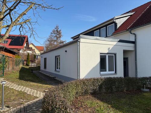 Foto - Modernes Reihenhaus mit Garten - 1.675,00&nbsp;EUR Kaltmiete, ca.&nbsp; 150,00&nbsp;m&sup2;