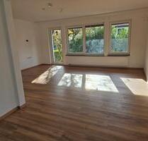 Freistehendes Einfamilienhaus mit zwei separaten Wohneinheiten – - Gammelshausen