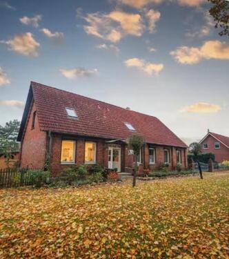 Foto - Modernisiertes Mehrfamilienhaus (3 Wg) mit Stallungen & Wellness