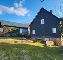 Gemütliches Fachwerkhaus + Scheune, großer Garten - Bad Berleburg